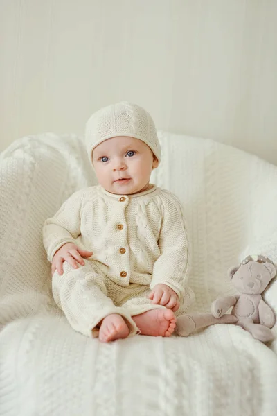 Sweet baby  sitting on the chair — Stock Photo, Image
