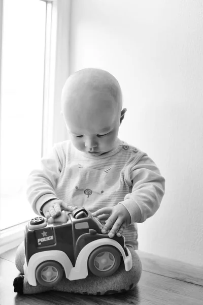 Baby Boy Playing Toy Car Home — Stock Photo, Image