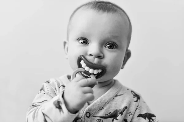Porträt Eines Babys Mit Lustigem Schnuller Mund — Stockfoto