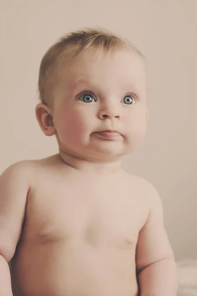 Retrato Del Pequeño Bebé Dulce Divertido — Foto de Stock