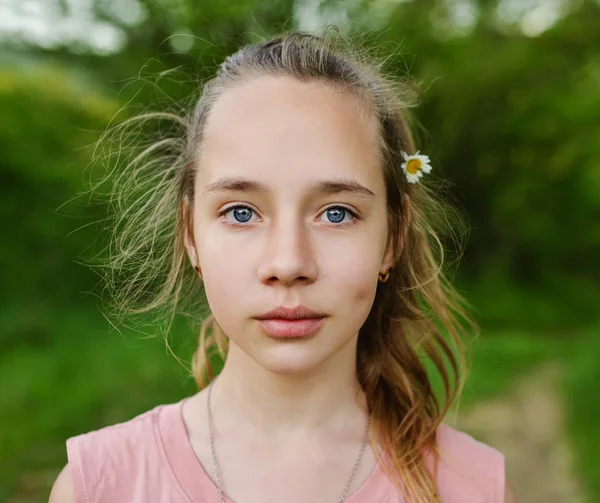 Tiener meisje portret — Stockfoto