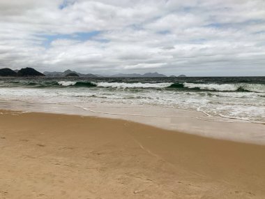 Copacabana Sahili, Rio de Janeiro, Brezilya, Güney Amerika 'da Atlantik Okyanusu' nun Dalgaları