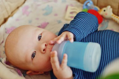 Tatlı kızın portresi.