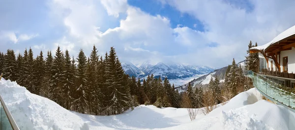पर्वत स्की रिज़ॉर्ट ज़ेल-एम-देखें ऑस्ट्रिया — स्टॉक फ़ोटो, इमेज