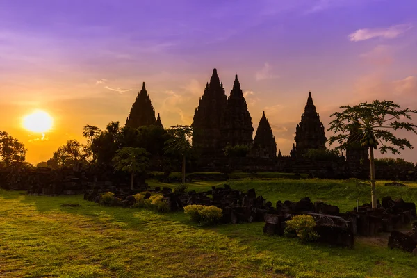 Temple Prambanan près de Yogyakarta sur l "île de Java - Indonésie — Photo