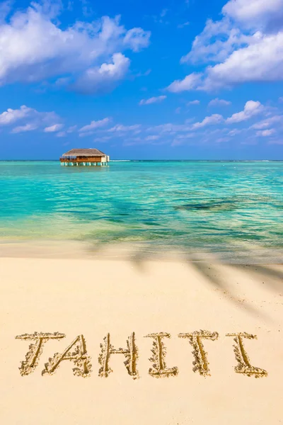 Palavra Taiti na praia — Fotografia de Stock