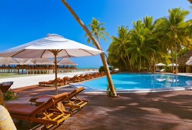 Havuzu ve Maldivler Beach Cafe