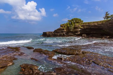 Tanah çok tapınak - Bali Endonezya çevre Beach
