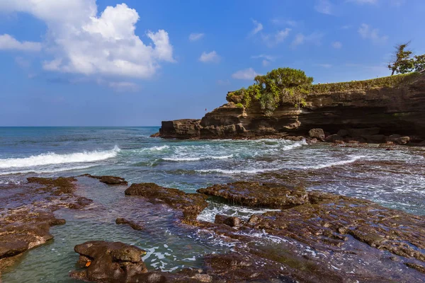 Stranden nära Tanah Lot Temple - Bali Indonesien — Stockfoto