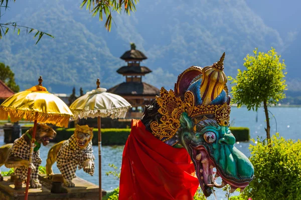 Ulun Danu tempel - ön Bali Indonesien — Stockfoto