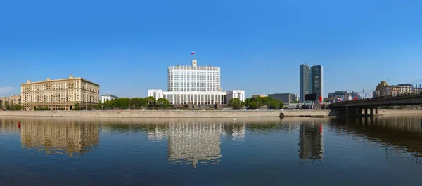 Moscow Panorama - White House - center of Russian government - R — Stock Photo, Image