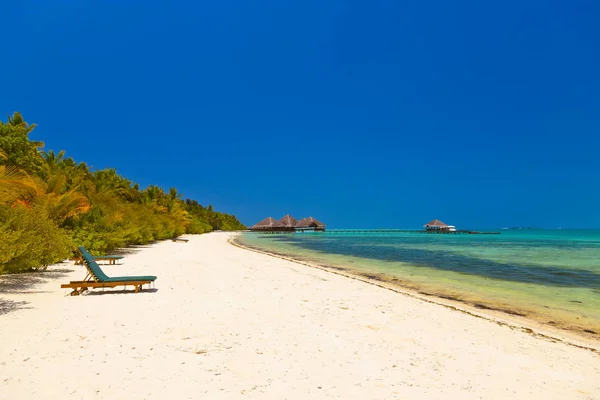 Praia das Maldivas - fundo de férias natureza — Fotografia de Stock
