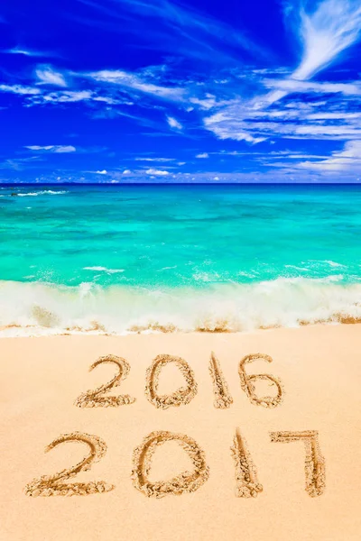 Numbers 2017 on beach — Stock Photo, Image