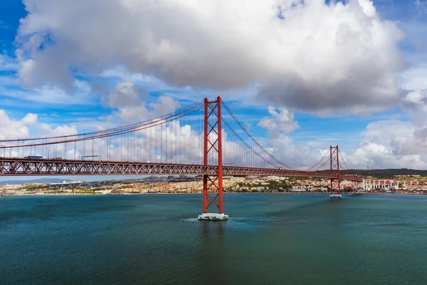 Lizbona i 25 kwietnia Bridge - Portugalia — Zdjęcie stockowe