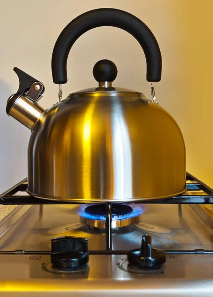 Stovetop whistling kettle — Stock Photo, Image