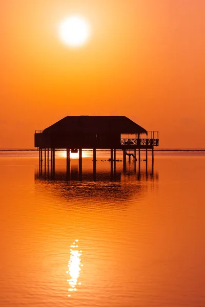 モルディブの水バンガロー — ストック写真