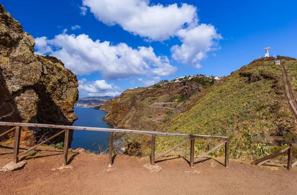 De Christus de koning standbeeld op het eiland Madeira - Portugal — Stockfoto