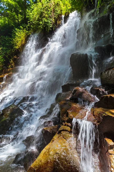 Kanto Lampo waterval op Bali eiland Indonesië — Stockfoto