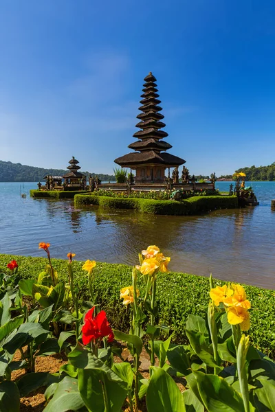 Chrám Ulun Danu - ostrov Bali Indonésie — Stock fotografie