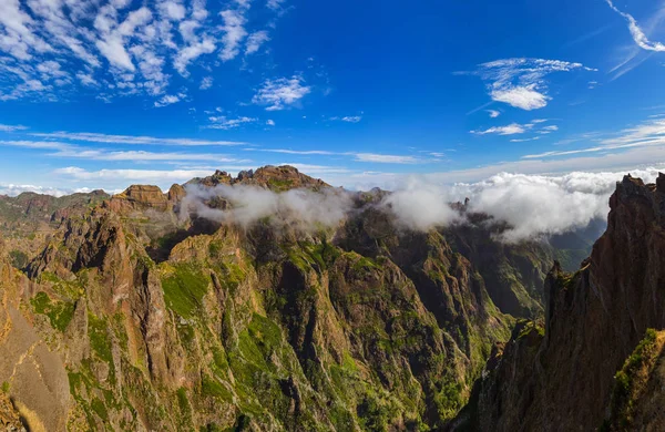 Pico do Arierio e Pico Ruivo - Madeira Portugal — Fotografia de Stock