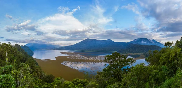 Lake Buyan - ön Bali Indonesien — Stockfoto
