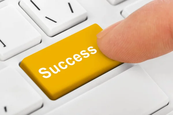 Computer notebook keyboard with Success key — Stock Photo, Image