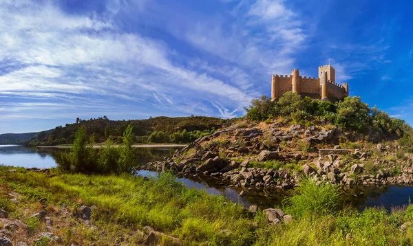 Замок Алмурол (Португалія). — стокове фото