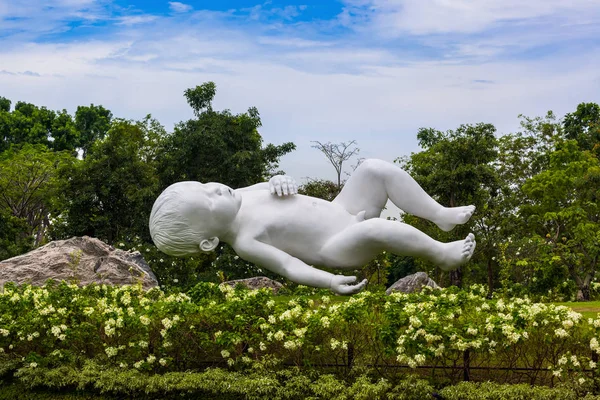 Statua śpiące dziecko w Singapurze — Zdjęcie stockowe