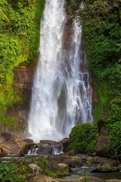 Gitgit 瀑布-印度尼西亚巴厘岛 — 图库照片