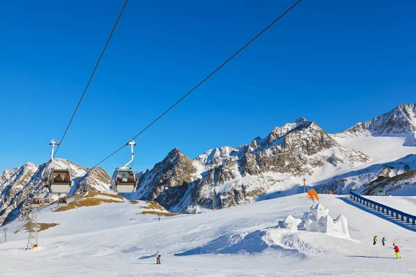 Sneeuw fort in Bergen skigebied - innsbruck Oostenrijk — Stockfoto