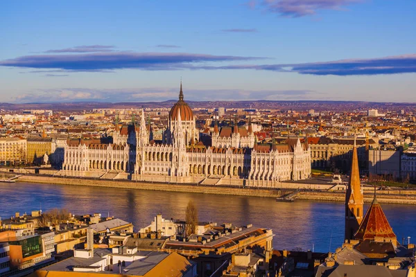 议会在匈牙利首都布达佩斯 — 图库照片