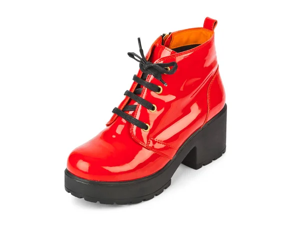 하얀 배경에서 분리 된 붉은 구두 — 스톡 사진