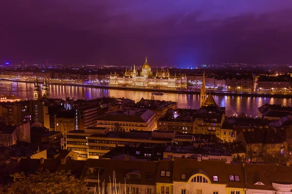议会在匈牙利首都布达佩斯 — 图库照片