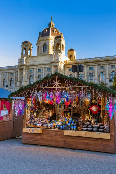 Kerstmarkt in de buurt Museum quarter in Wenen Oostenrijk — Stockfoto