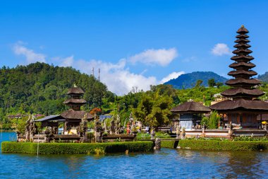 ULUN Danu Tapınağı - Bali Adası Endonezya