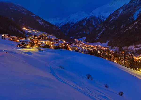 Station de ski de montagne Solden Autriche au coucher du soleil — Photo