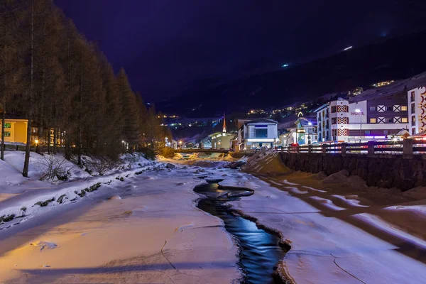 Estación de esquí de montaña Solden Austria al atardecer —  Fotos de Stock