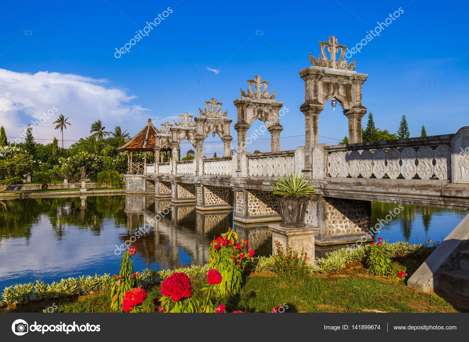 Water Palace Taman Ujung in Bali Island Indonesia — Stock Photo