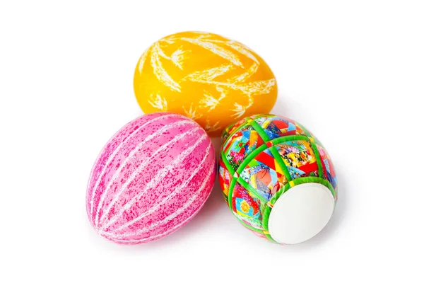 Beyaz arka planda izole edilmiş Paskalya yumurtaları