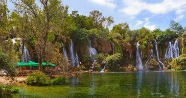 Bosna-Hersek 'te Kravice şelalesi