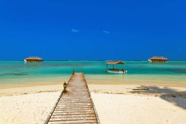 Tekne ve Maldivler Island bungalow