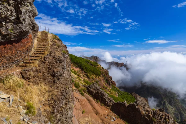 Senderismo Pico do Arierio y Pico Ruivo - Madeira Portugal —  Fotos de Stock