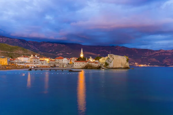 Casco antiguo en Budva Montenegro — Foto de Stock