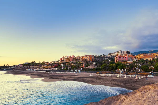 Stranden las americas på Teneriffa - kanariefågel — Stockfoto