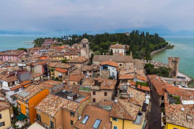 Sirmione İtalya Garda Gölü üzerinde kale