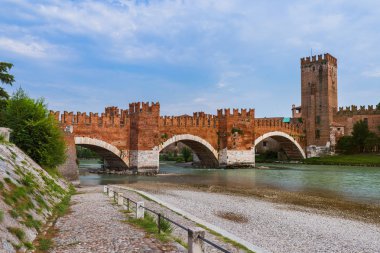 Ponte Pietra Köprüsü de Verona - İtalya