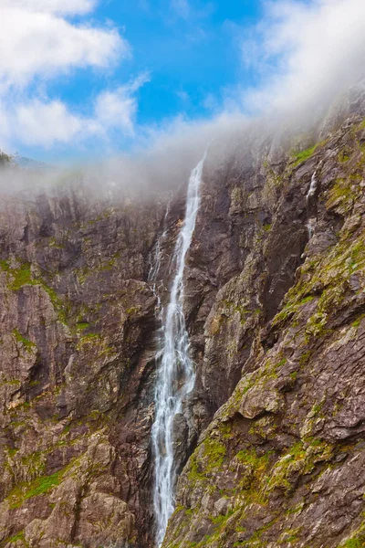 Водопад Стигфоссен рядом с Троллем - Норвегия — стоковое фото