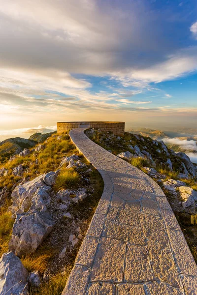 Lovcen βουνά του εθνικού πάρκου στο ηλιοβασίλεμα - Μαυροβούνιο — Φωτογραφία Αρχείου