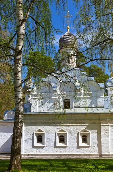Gamla kyrkan i Museum-Estate Arkhangelskoye - Moskva Ryssland — Stockfoto