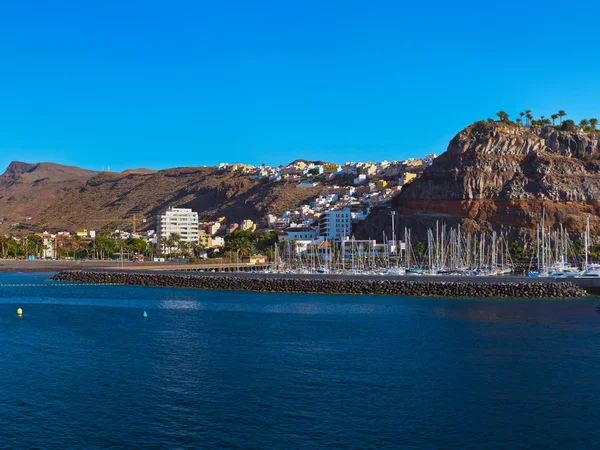 Hamnen och staden san sebastian - ön la gomera - kanariefågel — Stockfoto